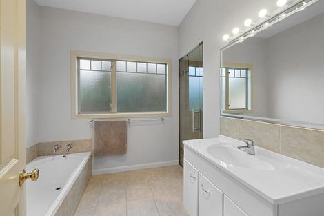 Photo of property in 26 Shelter Grove, Frankleigh Park, New Plymouth, 4310