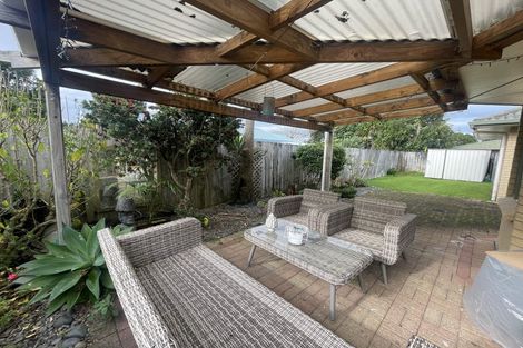 Photo of property in 10 Swanson Oaks, Swanson, Auckland, 0612