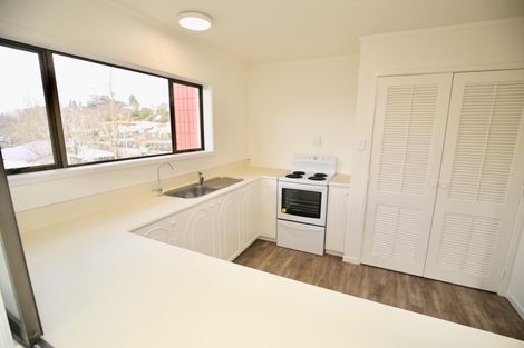 Photo of property in 9/10 Hunter Street, Hamilton Lake, Hamilton, 3204