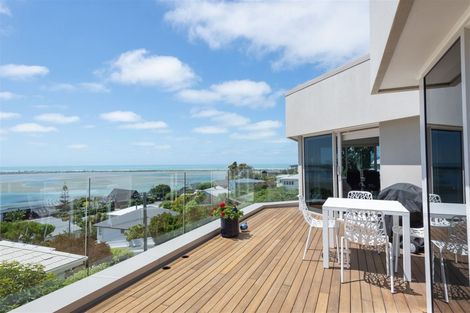 Photo of property in 45a Marama Crescent, Mount Pleasant, Christchurch, 8081