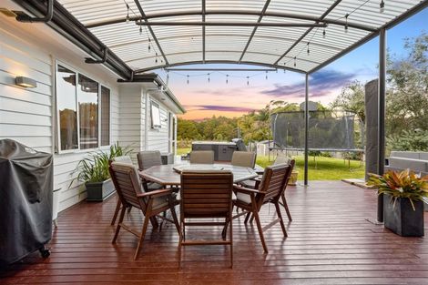 Photo of property in 18 Kahika Grove, Huapai, Kumeu, 0810