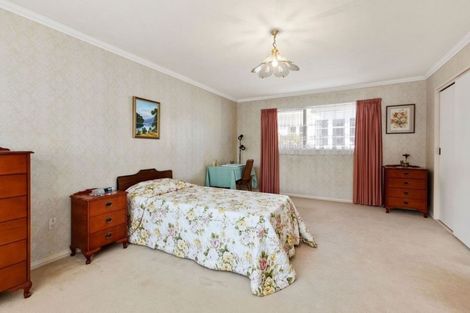Photo of property in 47a Whites Line West, Woburn, Lower Hutt, 5010