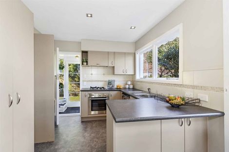 Photo of property in 2/4 Farnham Place, Ilam, Christchurch, 8041