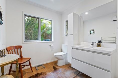 Photo of property in 296 Motutara Road, Muriwai, Waimauku, 0881