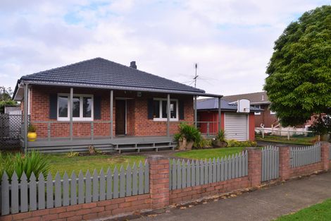 Photo of property in 117 Wallace Road, Mangere Bridge, Auckland, 2022