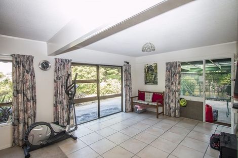 Photo of property in 13 Reynolds Place, Torbay, Auckland, 0630