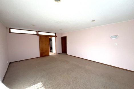 Photo of property in 1/71 Royal View Road, Te Atatu South, Auckland, 0610