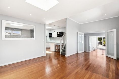 Photo of property in 5 Mckenzie Terrace, Te Aro, Wellington, 6011
