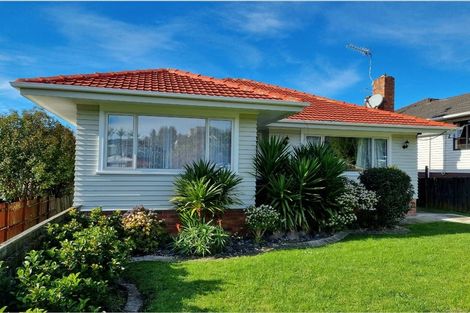 Photo of property in 2/3 Aorangi Place, Birkenhead, Auckland, 0626