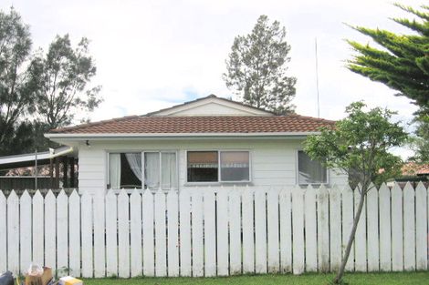 Photo of property in 15 Silverstone Place, Henderson, Auckland, 0612