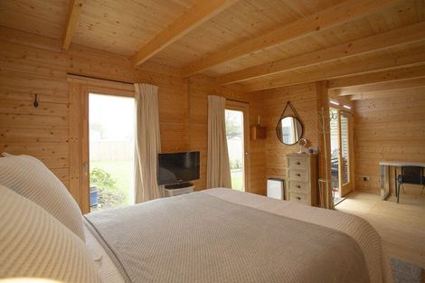 Photo of property in 11 Amelia Street, Woodville, 4920