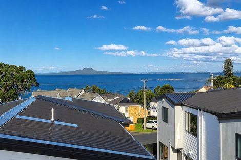 Photo of property in 17 Rock Isle Road, Torbay, Auckland, 0630