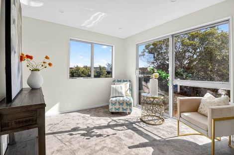 Photo of property in 7d Maroubra Place, Botany Downs, Auckland, 2010