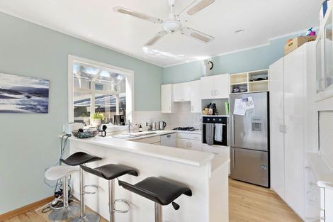 Photo of property in 10 Craig Road, Milford, Auckland, 0620