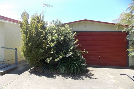 Photo of property in 13 Beach Street, Tangimoana, 4822