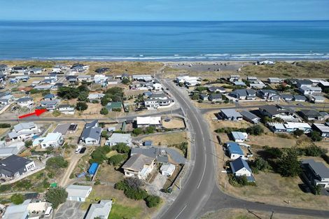 Photo of property in 22 Nelson Street, Foxton Beach, Foxton, 4815