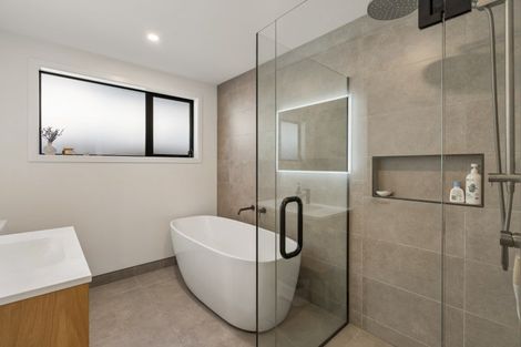 Photo of property in 39 Drysdale Road, Jacks Point, 9371