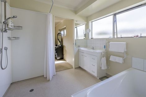 Photo of property in 23 Leanne Way, Waikanae Beach, Waikanae, 5036