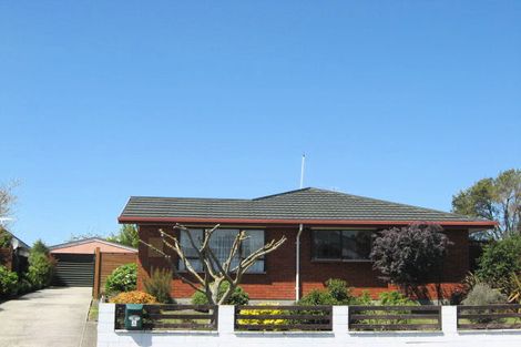 Photo of property in 10 Lowry Avenue, Redwood, Christchurch, 8051