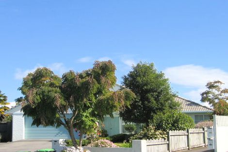 Photo of property in 21 Jasmine Place, Mount Maunganui, 3116