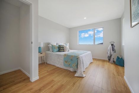 Photo of property in 116 Keri Vista Rise, Papakura, 2110