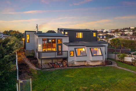 Photo of property in 7 Ayr Place, Papakowhai, Porirua, 5024
