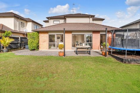 Photo of property in 4 Bridgefield Crescent, Flat Bush, Auckland, 2016