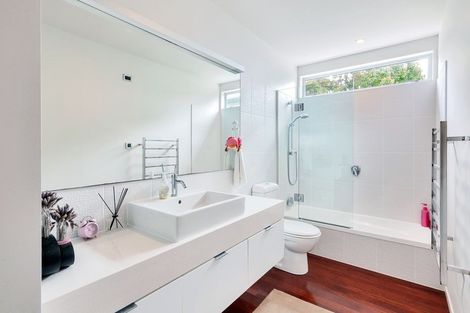 Photo of property in 1462 Whangaparaoa Road, Army Bay, Whangaparaoa, 0930