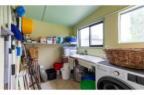 Photo of property in 92 Timaru Road, Waimate, 7924