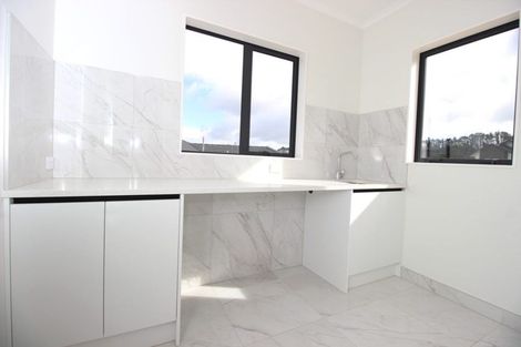 Photo of property in 17 Tautoru Avenue, Orewa, 0931