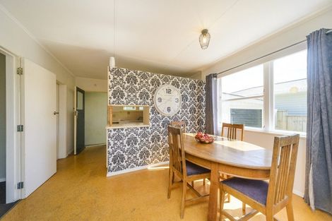 Photo of property in 43 Sutherland Crescent, Westbrook, Palmerston North, 4412