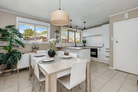 Photo of property in 3 Mccall Place, Opaheke, Papakura, 2113