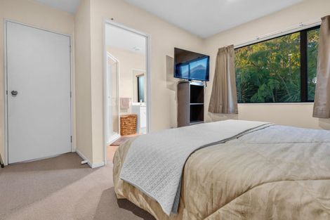 Photo of property in 45 Chieftain Rise, Goodwood Heights, Auckland, 2105