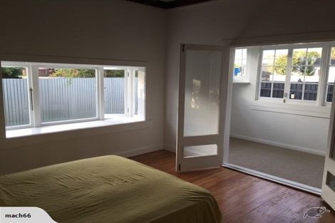 Photo of property in 917 Heretaunga Street East, Parkvale, Hastings, 4122