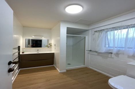 Photo of property in 1/108 Ocean View Road, Northcote, Auckland, 0627