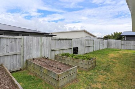 Photo of property in 5 Butterworth Crescent, Papamoa Beach, Papamoa, 3118