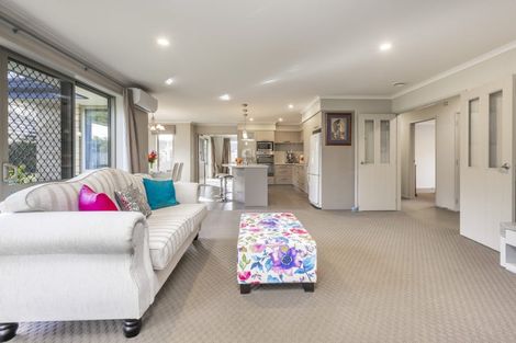 Photo of property in 16 Silkwood Crescent, Karaka, Papakura, 2113