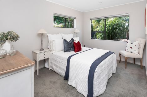 Photo of property in 12 Mark Edward Drive, Half Moon Bay, Auckland, 2012