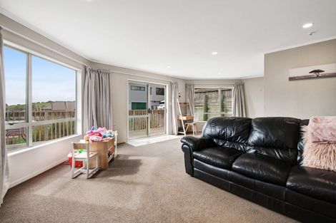 Photo of property in 2/26 Kestrel Heights, Arkles Bay, Whangaparaoa, 0932