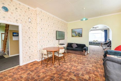 Photo of property in 201 Bridge Street, Bulls, 4818