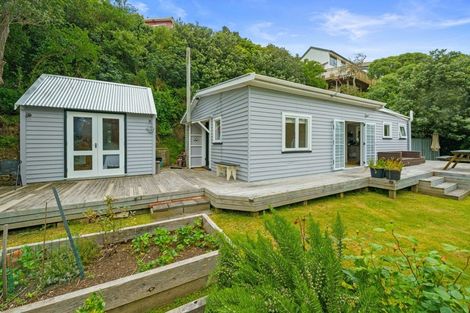 Photo of property in 143 Seatoun Heights Road, Miramar, Wellington, 6022