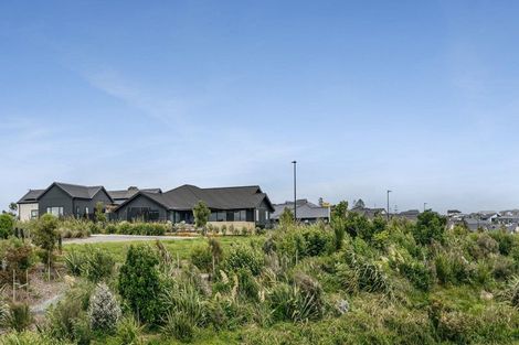 Photo of property in 15 Manatika Road, Karaka, 2124