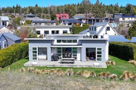 Photo of property in 8 Dwyer Place, Lake Tekapo, 7999