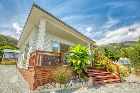 Photo of property in 16 Cargills Road, Barrytown, Runanga, 7873