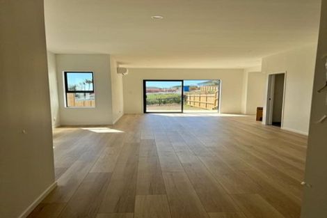 Photo of property in 3b Putiputi Way, Papakura, 2110