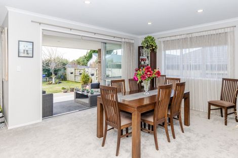 Photo of property in 16 Carlingford Rise, Dinsdale, Hamilton, 3204