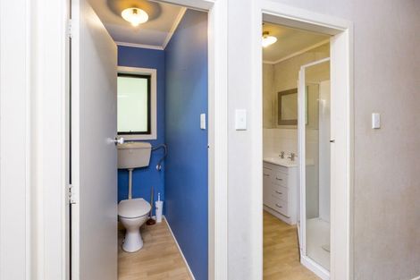 Photo of property in 76 Elmslie Road, Pinehaven, Upper Hutt, 5019