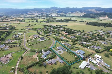 Photo of property in 49 Ohau Terraces, Ohau, Levin, 5570