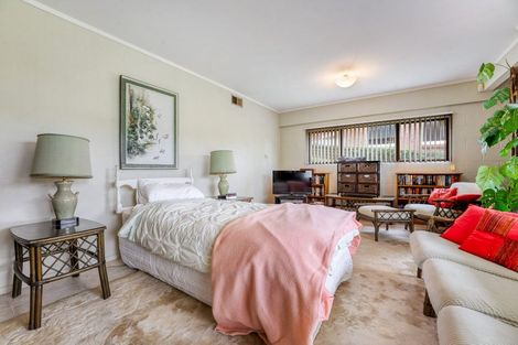 Photo of property in 9 Langstone Place, Chatswood, Auckland, 0626