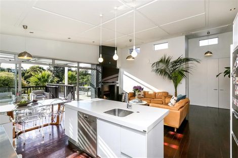 Photo of property in 8 Gaine Street, New Plymouth, 4310